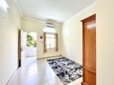 PHÒNG BAN CÔNG THOÁNG AN NINH GẦN ETOWN CỘNG HOÀ