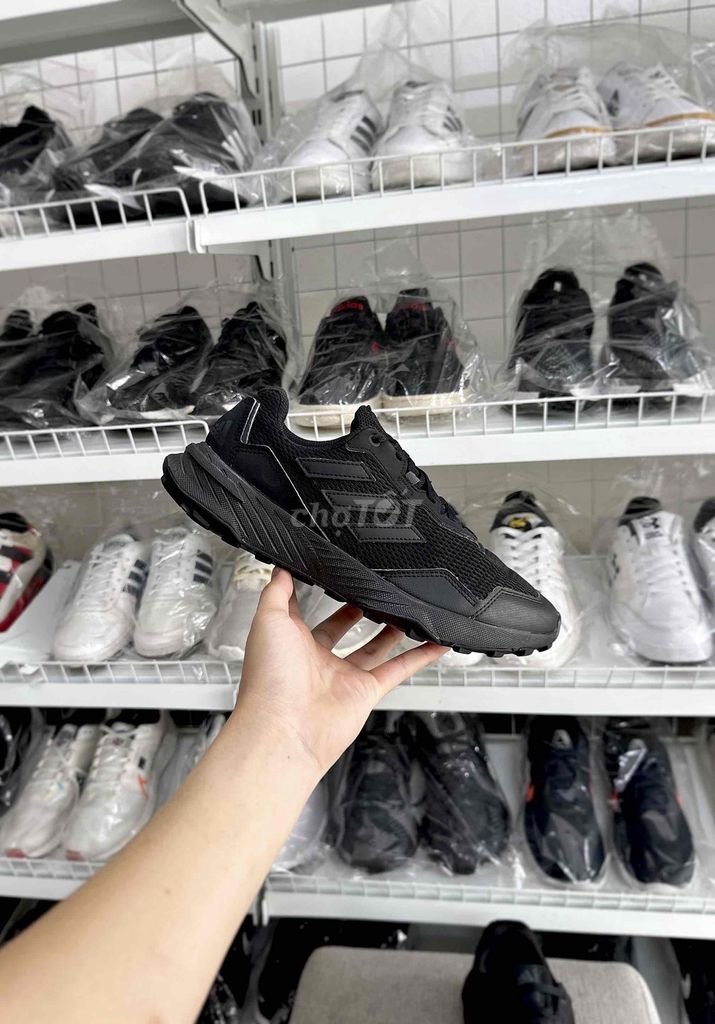 Giày Adidas Tracefinder Trail Nam Đen size 40. Mua bán Giày dép tại Huyện Yên Mỹ Hưng Yên được đăng bởi Tiệm Giày Cũ 89 hình 1
