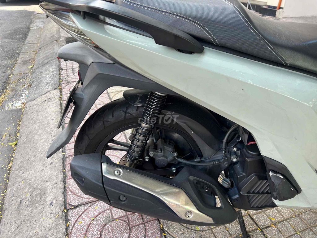 Honda SH 150 2019 Mới 99%. Mua bán Xe máy tại Quận Tân Phú Tp Hồ Chí Minh được đăng bởi BĐS Sài Gòn hình 7