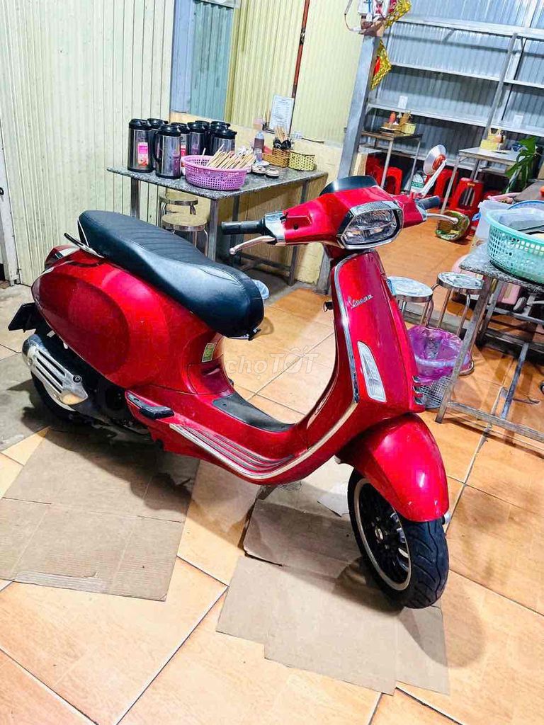 Piaggio Vespa Đỏ Đã sử dụng. Mua bán Xe máy tại Thành phố Đà Lạt Lâm Đồng được đăng bởi Mỹ Linh hình 4