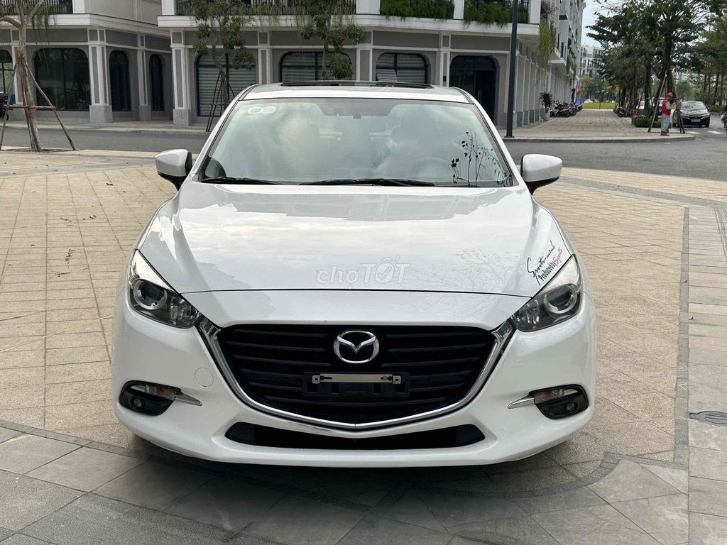 Mazda 3 2017 1.5 AT Sedan - 90000 km