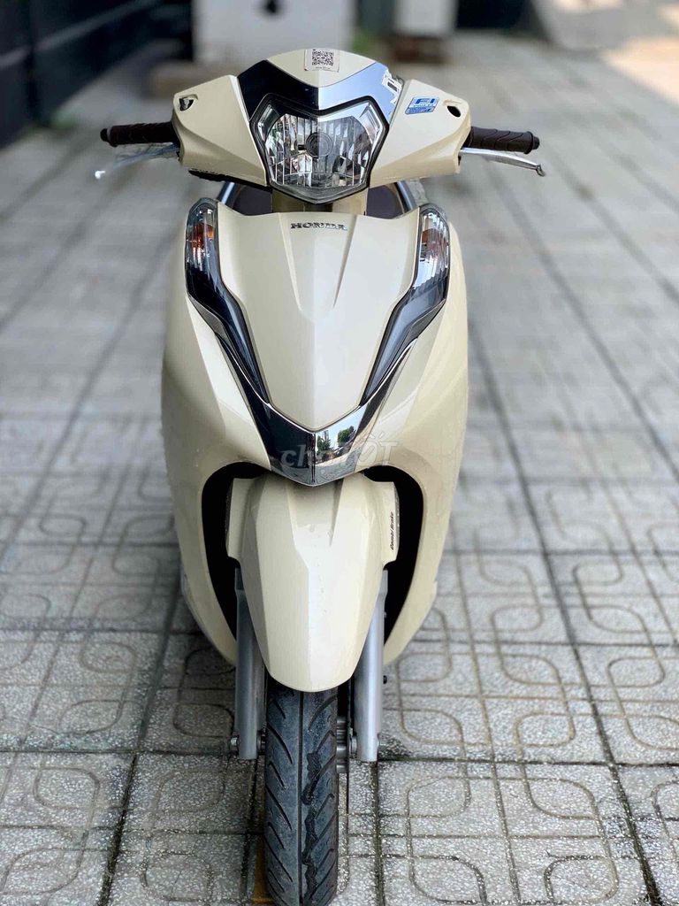 Honda Lead 125 2017 желто-коричневый от собственника
