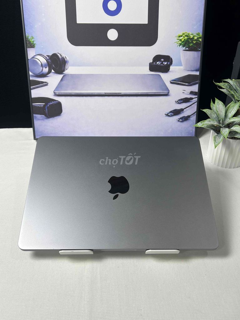 Macbook Air 13" M3 16/256GB Gray 98.5% Pin 97%. Mua bán Laptop tại Quận Tân Bình Tp Hồ Chí Minh được đăng bởi Trần Nhật Khang hình 1