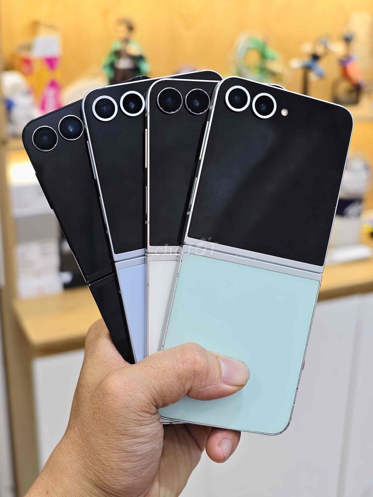 Samsung ZFlip6 12GB/256GB 2 Sim 98.5%. Mua bán Điện thoại tại Quận 10 Tp Hồ Chí Minh được đăng bởi Khánh Trần hình 1