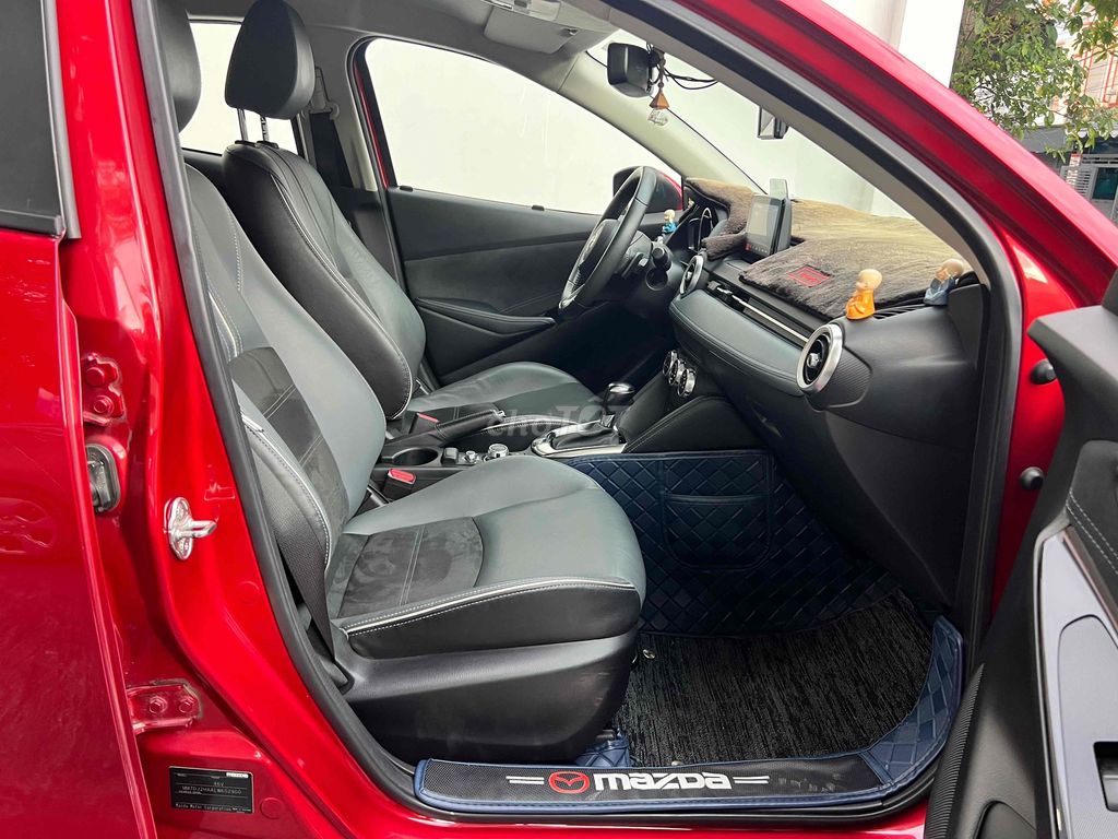 Mazda 2 Sport Premium Rất Đẹp Rất Mới. Mua bán Ô tô tại Thành phố Dĩ An Bình Dương được đăng bởi Hiếu Auto Nghĩa Phát hình 10