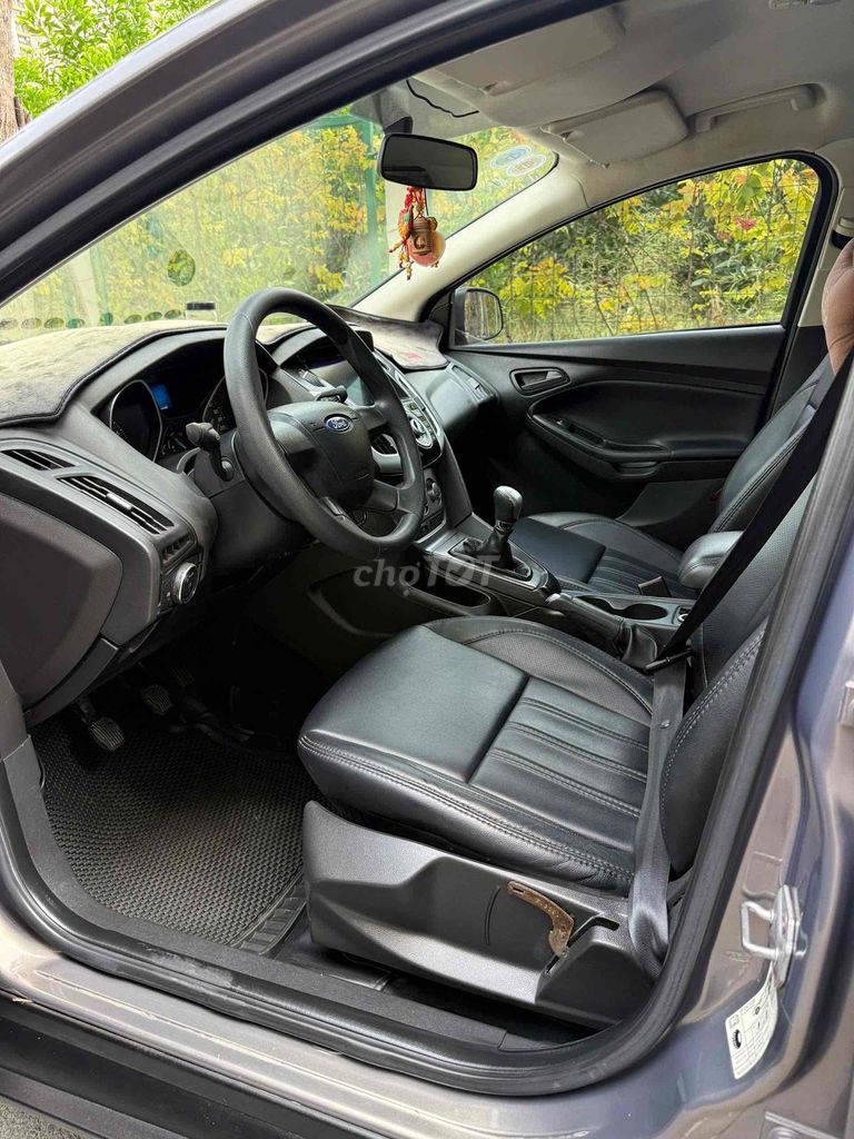 Ford Focus 2013 1.6 MT - 110000 km