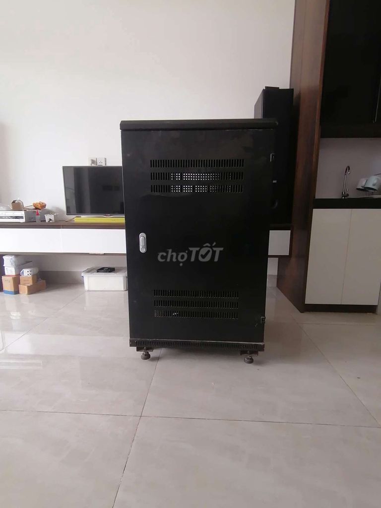 Tủ rack 20U Đen đã qua sử dụng. Mua bán Đồ chuyên dụng, Giống nuôi trồng tại Quận Ngũ Hành Sơn Đà Nẵng được đăng bởi Bá Nhân Dương hình 1