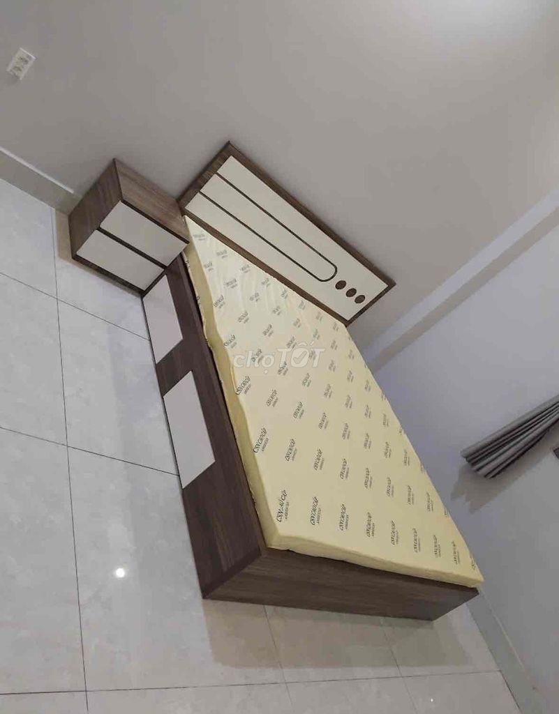 Giường gỗ MDF 1m8x2m Nâu, Trắng. Mua bán Giường, chăn ga gối nệm tại Huyện Củ Chi Tp Hồ Chí Minh được đăng bởi Hong Le hình 1