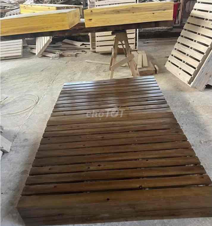Giường pallet gỗ 1m8x2m Nâu Rất mới. Mua bán Giường, chăn ga gối nệm tại Quận Bình Thạnh Tp Hồ Chí Minh được đăng bởi Minh Thư hình 1