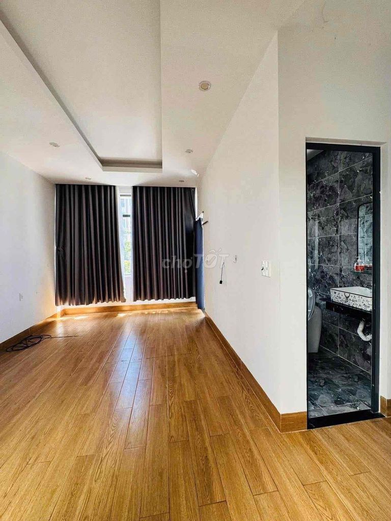 Furnished 3-storey house with car yard in Nam Hòa Xuân — photo 7