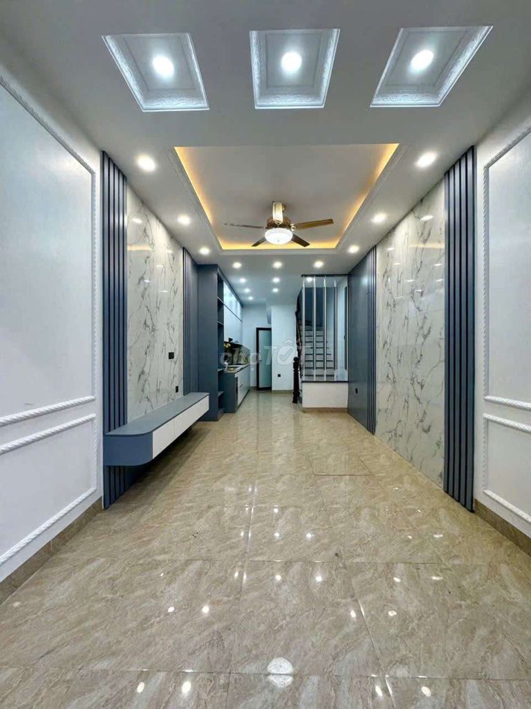 5-этажный дом в переулке 11 Бат Кхой, дом 1B