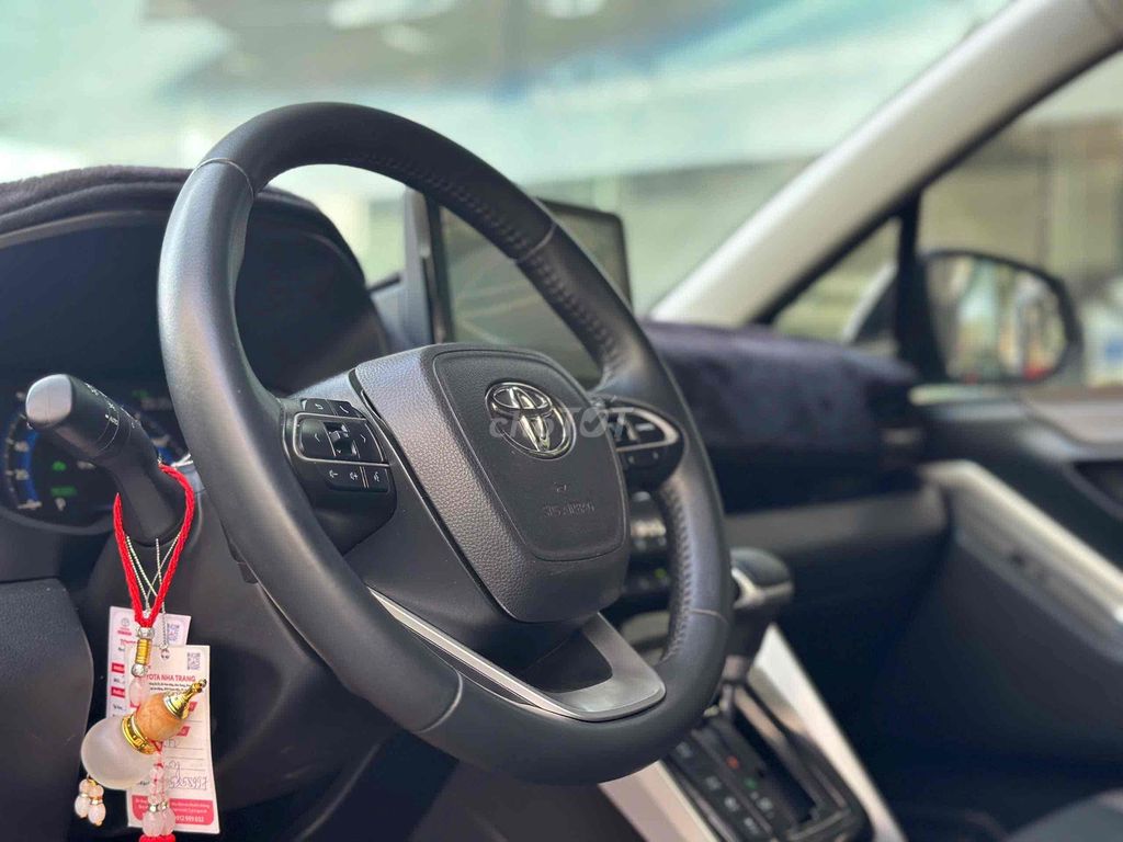 Toyota Hà Đông ban Innova Cross HEV 2024 Trắng/Nâu. Mua bán Ô tô tại Quận Hà Đông Hà Nội được đăng bởi Toyota Hà Đông Tsure hình 7