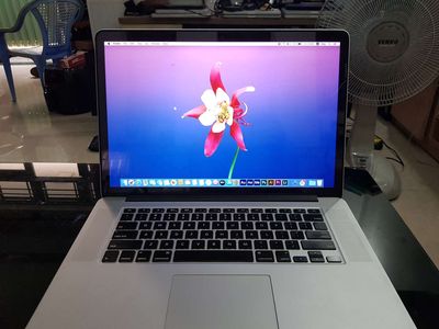 Macbook pro retina 2015 15in A598 i7 2.5g 16g 256g