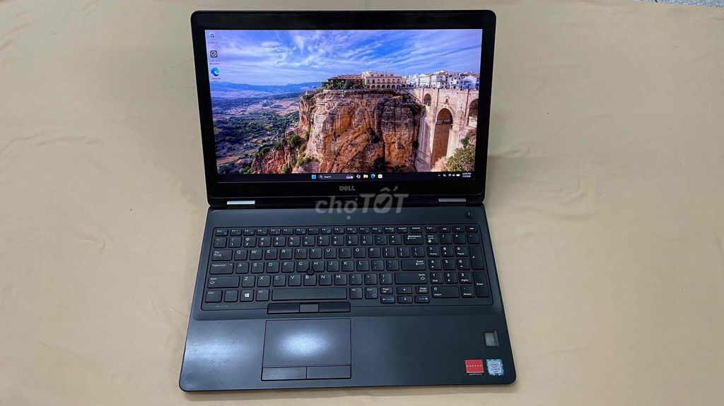 DELL LATITUDE E5570 (i7/16/512) HÀNG MĨ. Mua bán Laptop tại Quận 7 Tp Hồ Chí Minh được đăng bởi Đinh Quang Độ hình 1