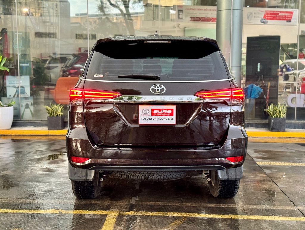 Toyota Fortuner 2022 máy xăng, khuyến mãi sâu