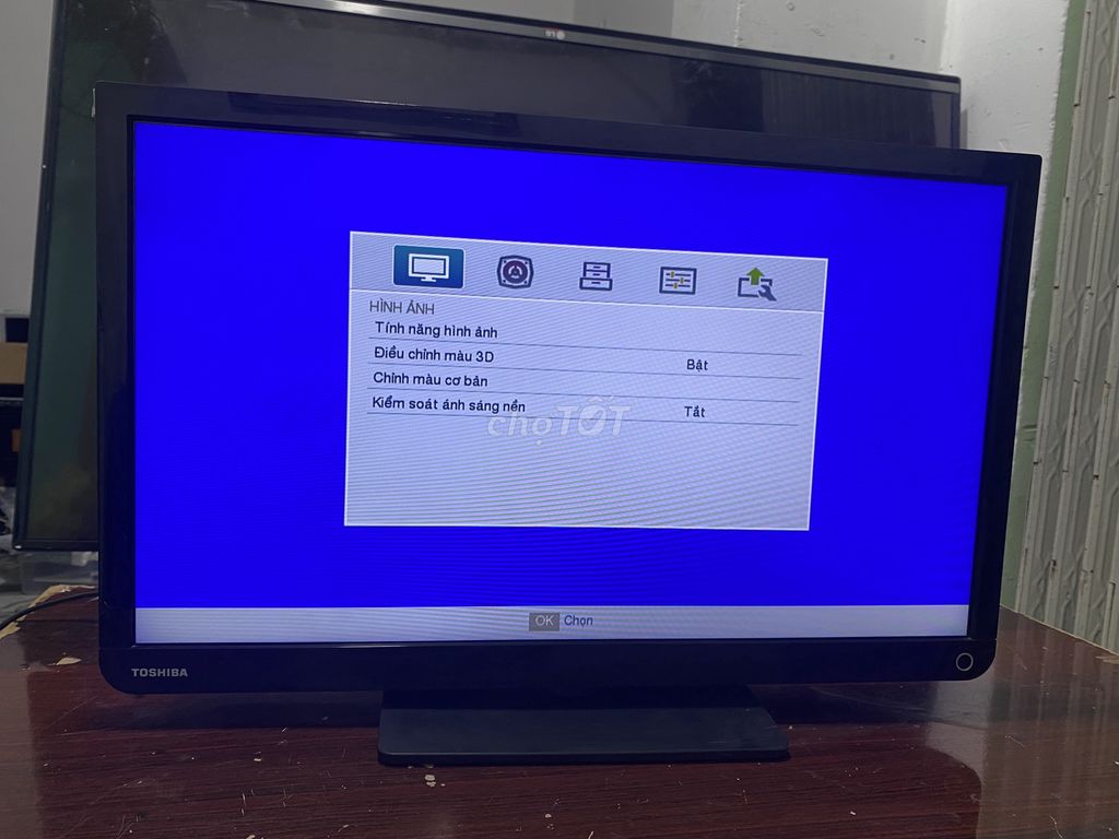 Tivi LED Toshiba 24 inch treo xe du lịch. Mua bán Tivi, Âm thanh tại Quận 6 Tp Hồ Chí Minh được đăng bởi Quang hình 1