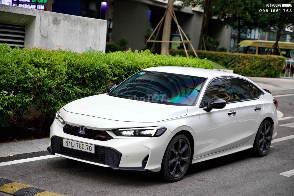 CIVIC RS HEV 2025 CAO CẤP NHẤT,  LƯỚT MỚI NHẤT VN. Mua bán Ô tô tại Quận 10 Tp Hồ Chí Minh được đăng bởi PC Trương hình 7