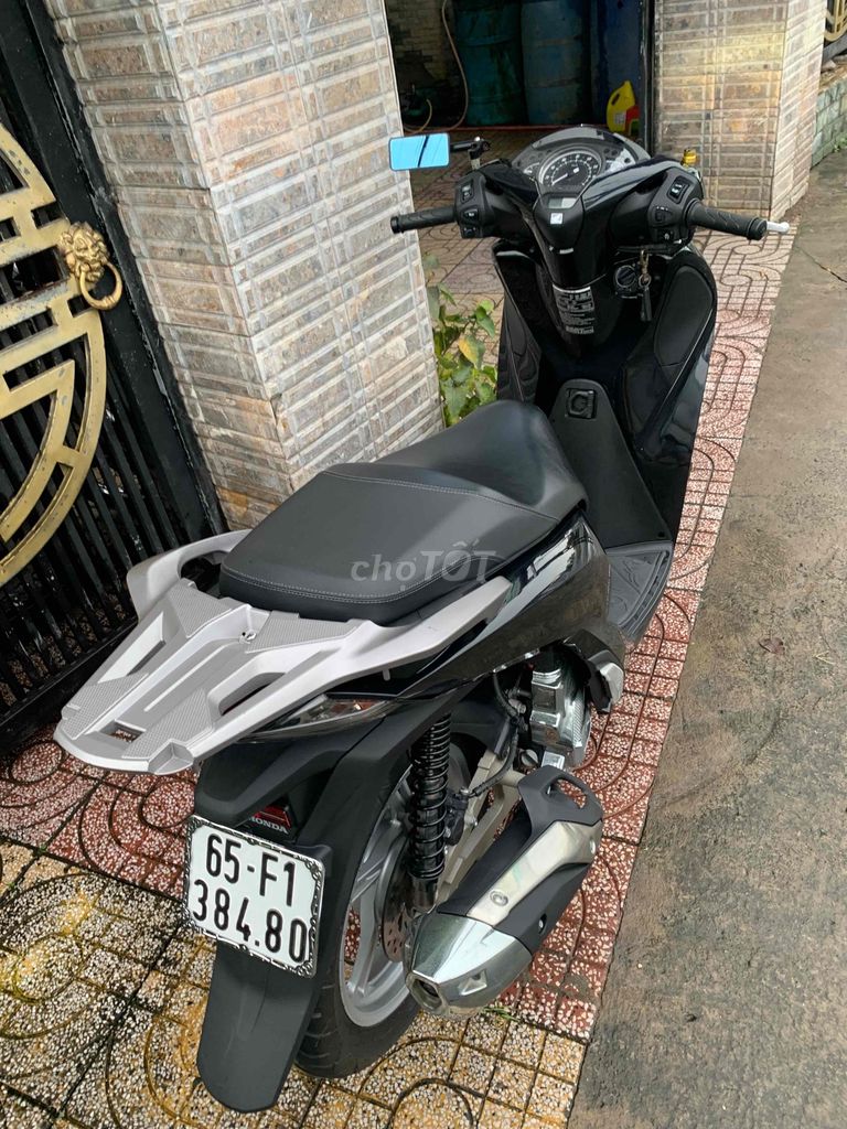 SH 125 2017 zin cọp máy miễn bàn chính chủ 65F1. Mua bán Xe máy tại Quận Thốt Nốt Cần Thơ được đăng bởi Cầm Đồ Thành Chánh  hình 6