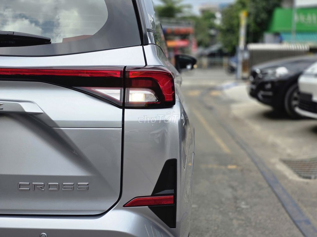 Toyota Veloz Cross 2022 CVT 12200 km. Mua bán Ô tô tại Quận Tân Bình Tp Hồ Chí Minh được đăng bởi Nguyễn Tân Xe Lướt  hình 4