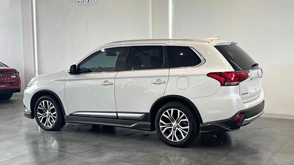 Mitsubishi Outlander Premium màu trắng. Mua bán Ô tô tại Thành phố Thái Nguyên Thái Nguyên được đăng bởi Hồng Phương Auto  Auto 597 hình 12