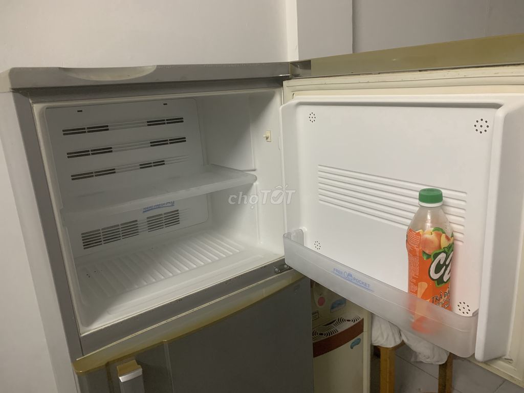 Bán giá rẻ Tủ lạnh Sanyo 2 cửa SR-S205PN(SN) 205l