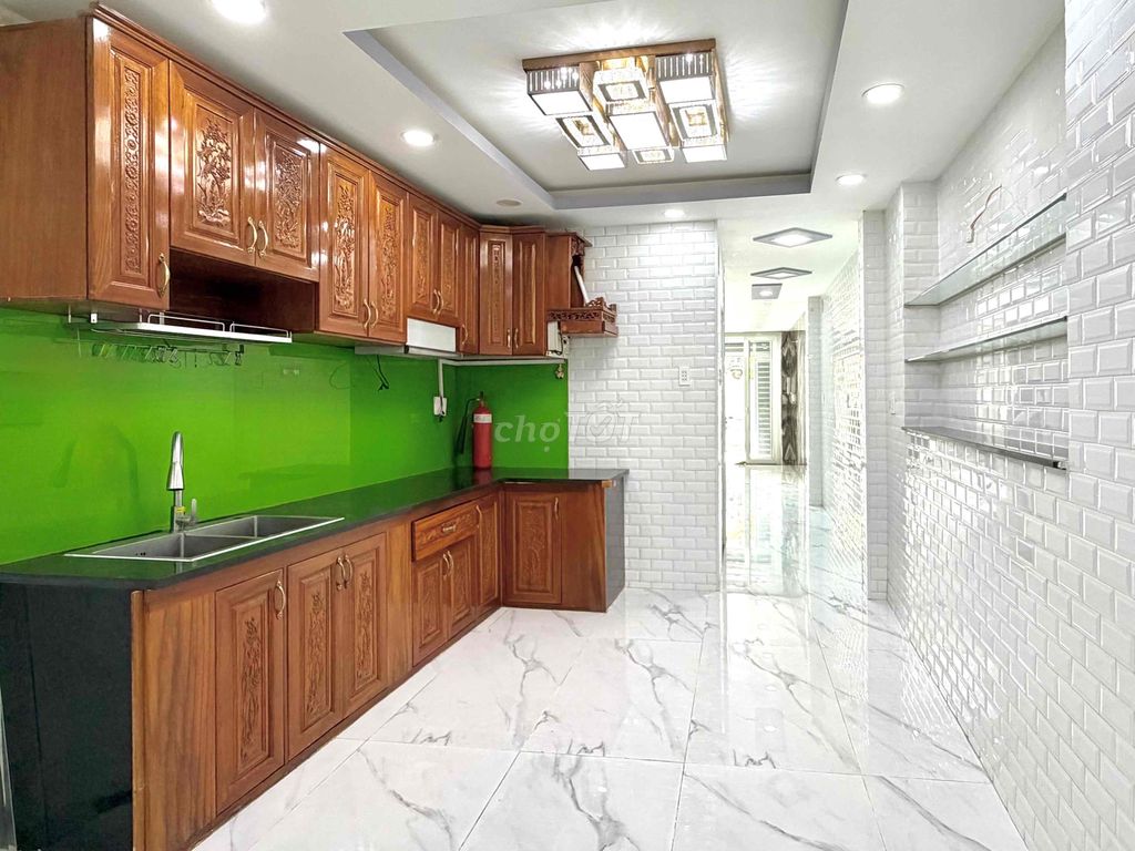BÁN NHÀ 4 LẦU SÂN THƯỢNG. XE HƠI QUAY ĐẦU TẠI NHÀ. 211/25 HOÀNG HOA TH - ảnh 5
