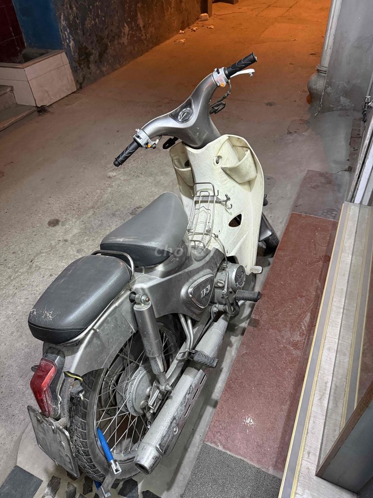 Xe máy xăng 50 phân khối màu Xám. Mua bán Xe máy tại Quận Nam Từ Liêm Hà Nội được đăng bởi Hoàng Ngân Giang hình 3