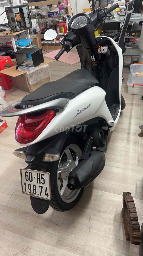 Yamaha Janus mới keng xà beng. Mua bán Xe máy tại Quận Tân Bình Tp Hồ Chí Minh được đăng bởi AZZONE chấm SHOP hình 6