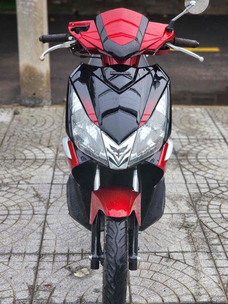 Honda Air Blade 2010 красно-черный автомат