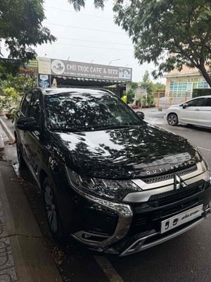 Mitsubishi Outlander Pre Đen