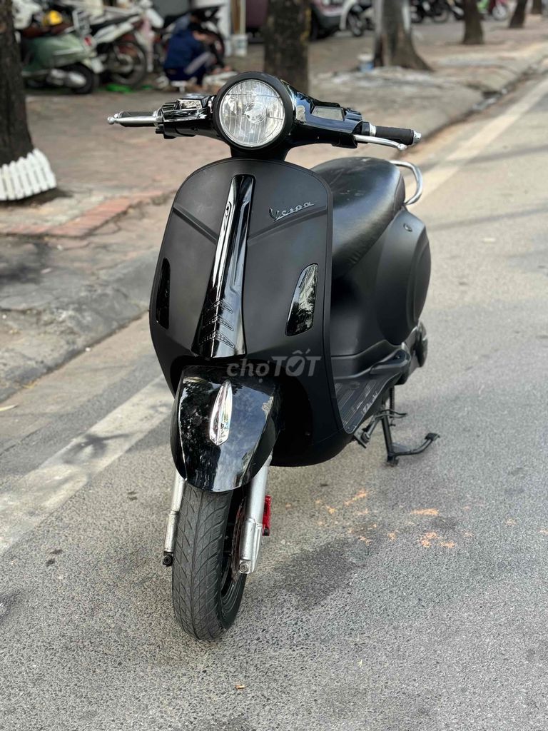 Vespa bình khoẻ,full phụ kiện , có ship giá 5tr9