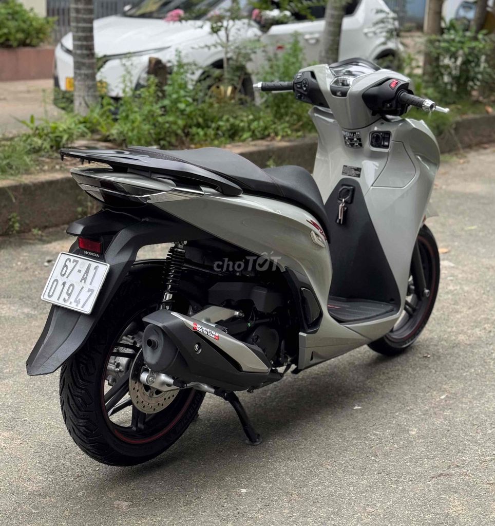 honda Sh 350i máy thái xe đẹp như mới 9 chủ ký. Mua bán Xe máy tại Quận Gò Vấp Tp Hồ Chí Minh được đăng bởi CHXM 86 chuyên bán xe trả góp hình 5