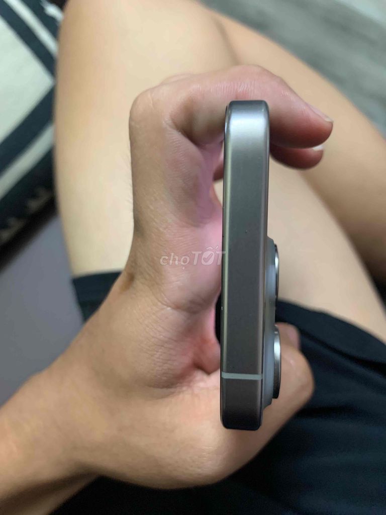 Apple iPhone 15 Pro Xám. Mua bán Điện thoại tại Quận Ba Đình Hà Nội được đăng bởi Tuấn Đặng hình 1
