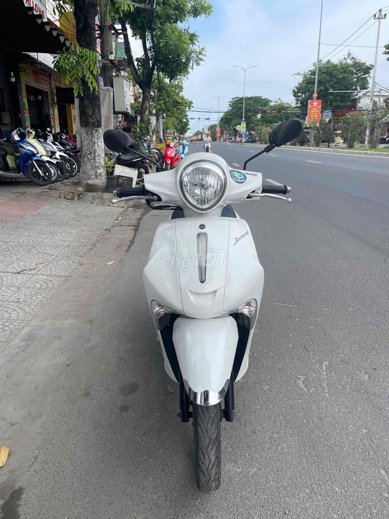 chính chủ cần bán janus máy rin êm chạy ngon. Mua bán Xe máy tại Quận Liên Chiểu Đà Nẵng được đăng bởi Cửa hàng xe máy Nhớ Đình Nguyễn hình 2