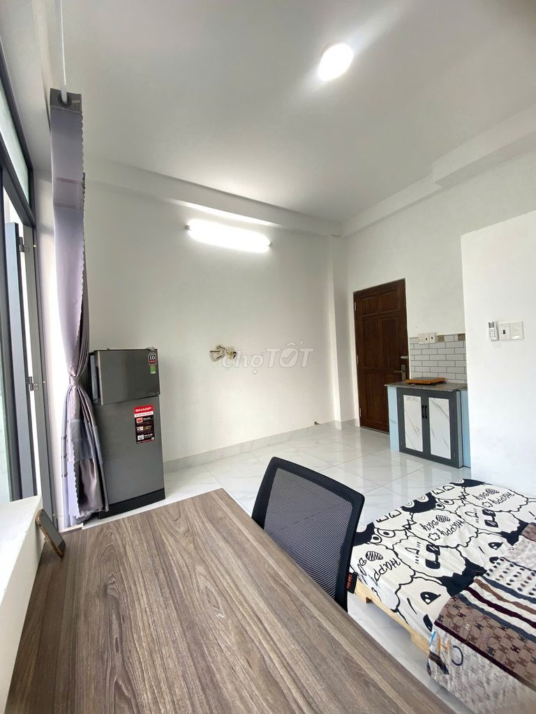 🏠 PHÒNG BAN CÔNG – SÁT ĐH UEF, HÔNG BÀNG – CHỈ 6TR5/THÁNG