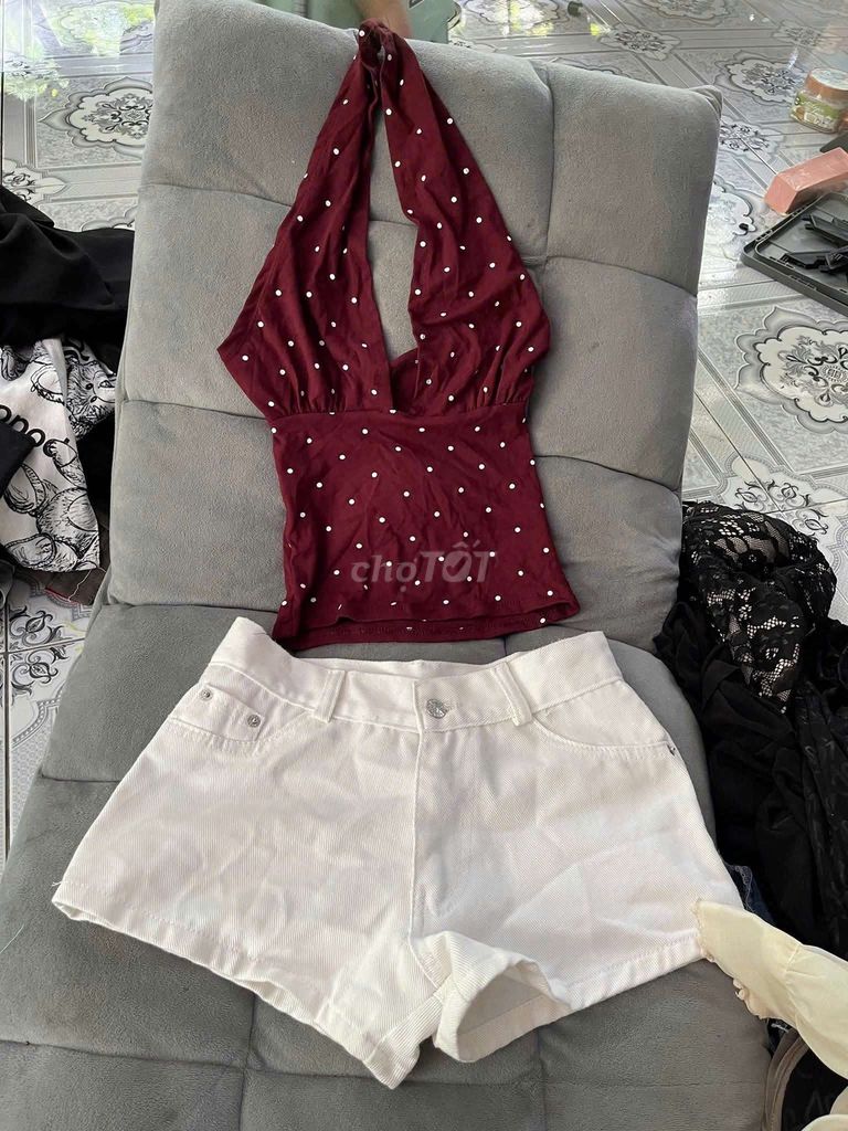 Set quần áo nữ chấm bi size M. Mua bán Quần áo tại Huyện Long Hồ Vĩnh Long được đăng bởi Ýii Như hình 1