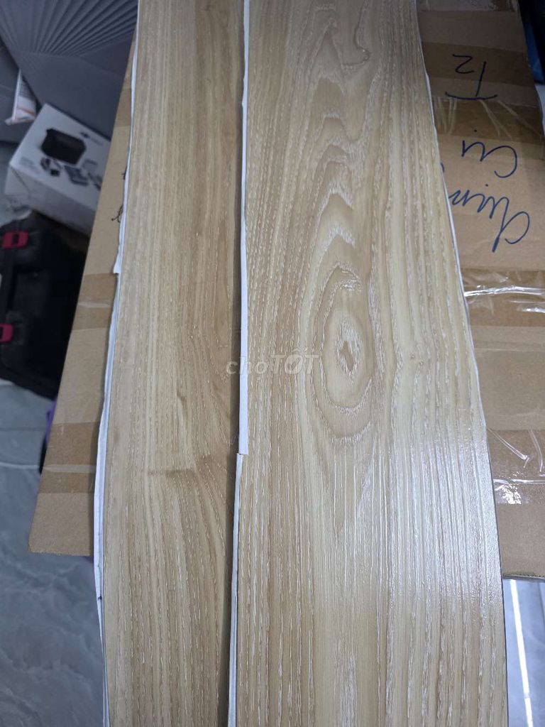 Sàn nhựa giả gỗ Nhựa bột đá Vàng nhạt 91.5x15.4cm. Mua bán Nội thất, đồ gia dụng khác tại Thành phố Bắc Ninh Bắc Ninh được đăng bởi Dang Phuong hình 1