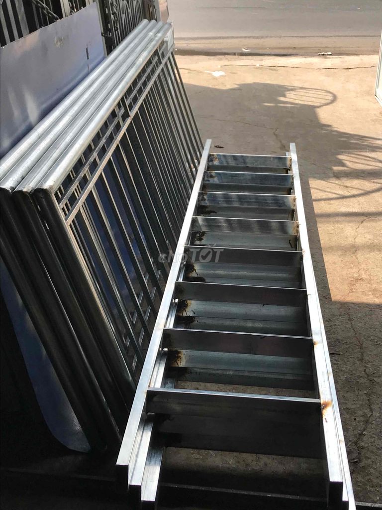 Cầu Thang, Lan Can Phòng Trọ. Mua bán Nội thất, đồ gia dụng khác tại Quận Tân Phú Tp Hồ Chí Minh được đăng bởi LÊ THỊ HIẾU hình 5