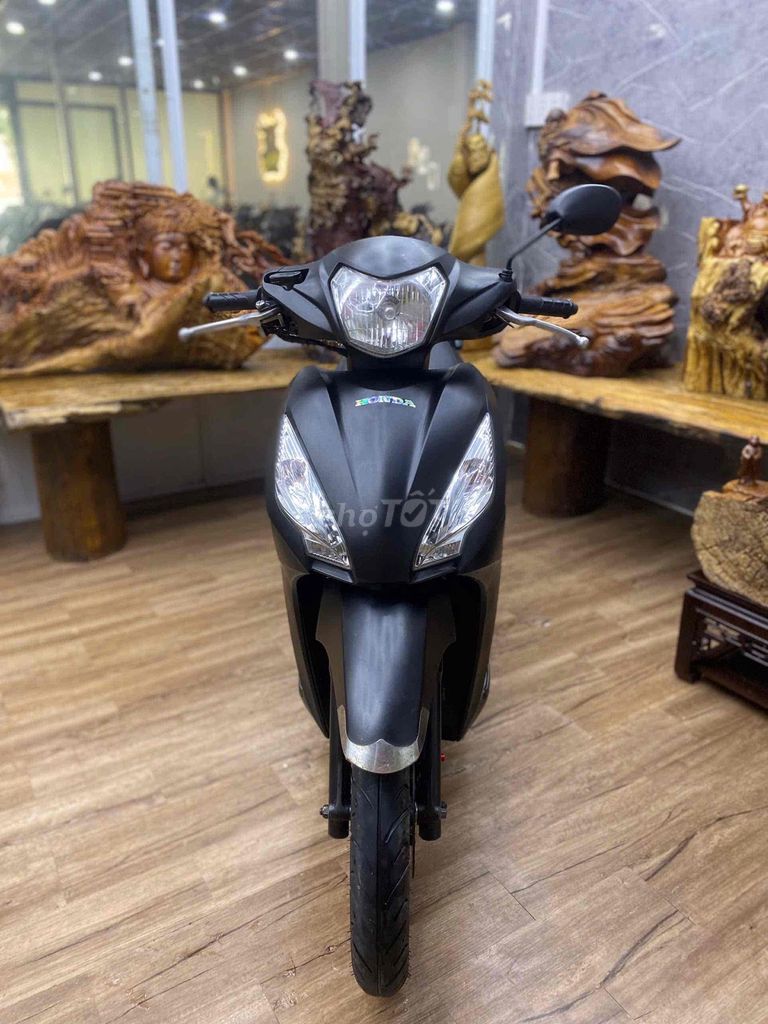 👉Vision biển SG dàn áo đẹp keng, máy zin bao êm. Mua bán Xe máy tại Quận 7 Tp Hồ Chí Minh được đăng bởi Xe Cũ Hiếu CT hình 3