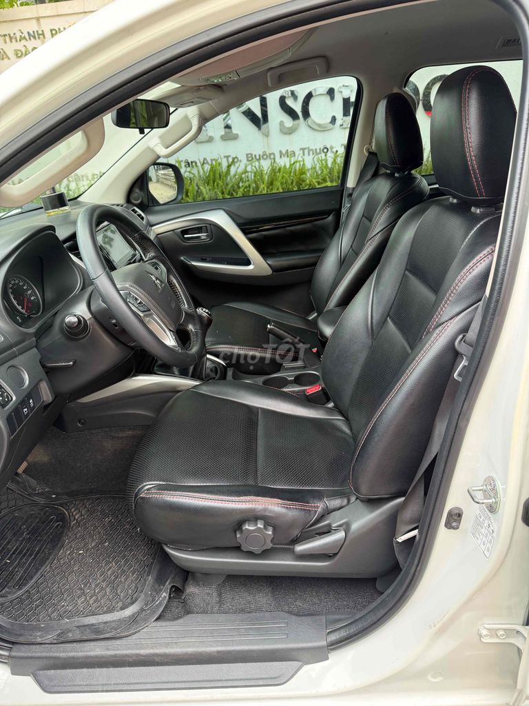 Mitsubishi Pajero Sport 2019 số sàn máy dầu 1 chủ. Mua bán Ô tô tại Thành phố Buôn Ma Thuột Đắk Lắk được đăng bởi Nguyễn duy dương hình 13
