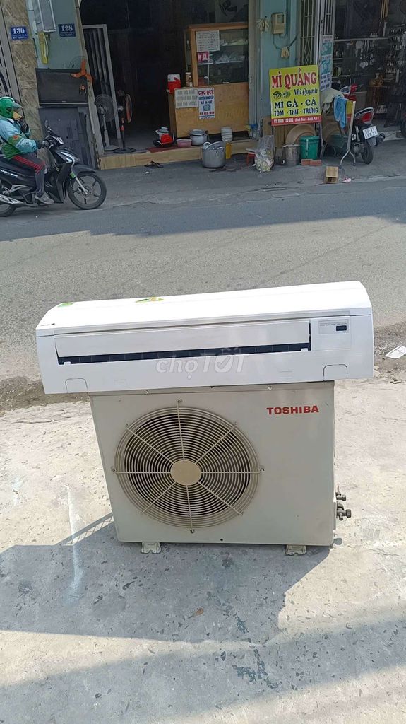 Máy lạnh Toshiba 2hp zin đẹp lạnh tốt