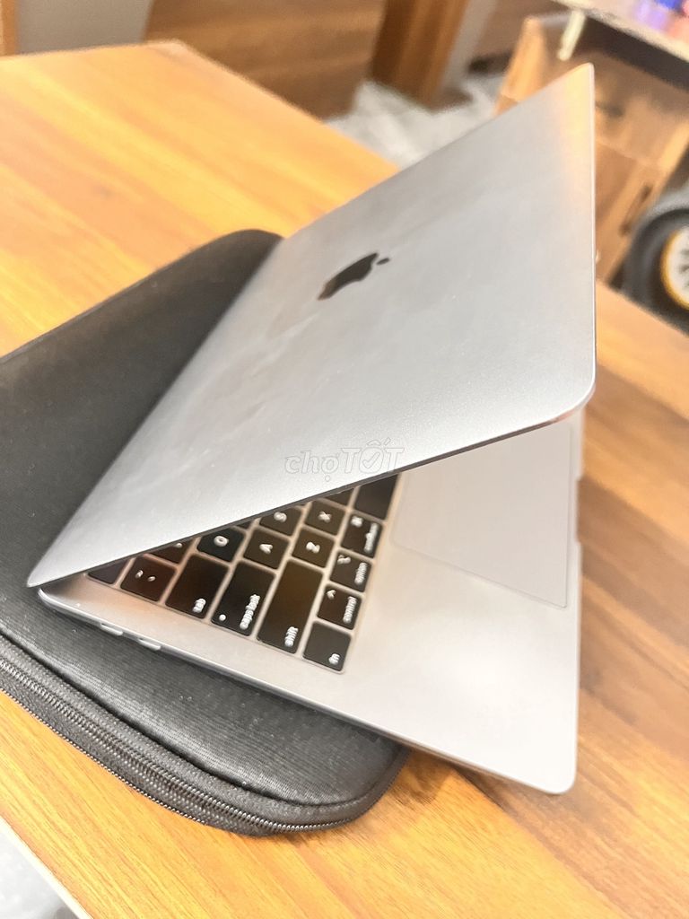 Macbook pro 2019 có touch bar 13'/i7/16gb/256gb. Mua bán Laptop tại Huyện Bình Chánh Tp Hồ Chí Minh được đăng bởi Bích Trâm BĐS hình 3