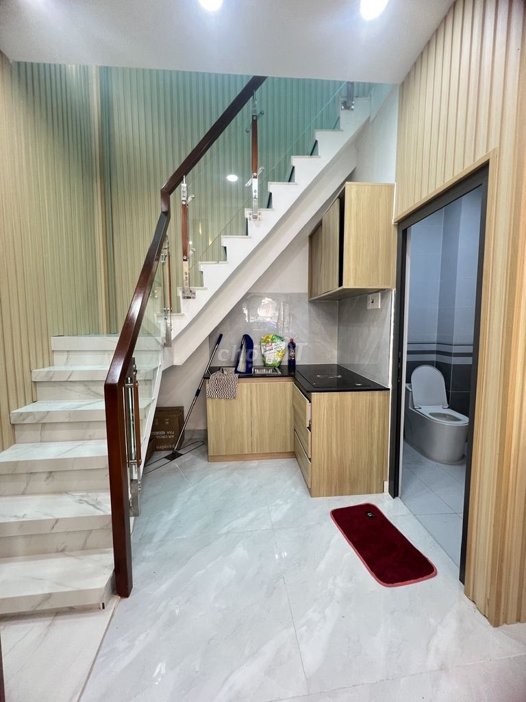 Giảm nhanh 300 triệu. Từ 8,7 tỷ - 8,4 tỷ. Mặt tiền đường Trần Phú, Q5