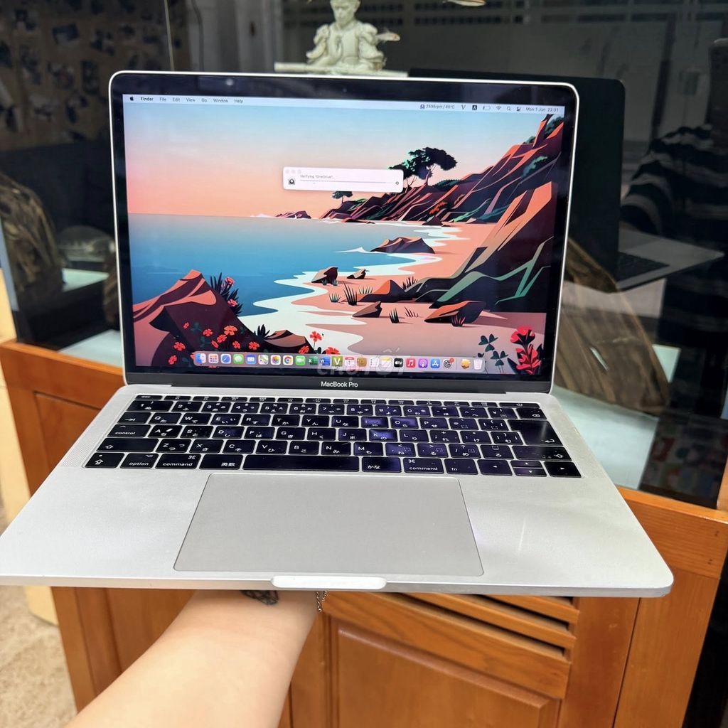 Apple Macbook Pro 2017 i5 8GB/256GB Bạc. Mua bán Laptop tại Quận Đống Đa Hà Nội được đăng bởi Thanh hình 1