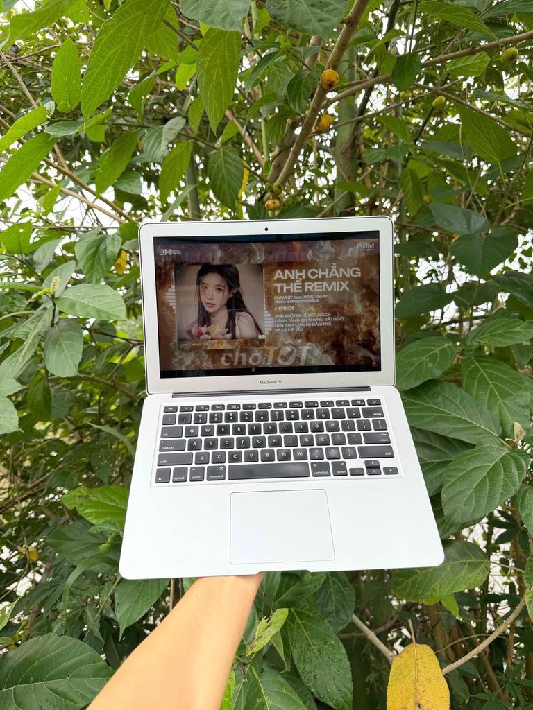 Apple MacBook Air i5 13.3 inch 8GB/128GB. Mua bán Laptop tại Thành phố Vĩnh Long Vĩnh Long được đăng bởi Ngà Trần hình 1