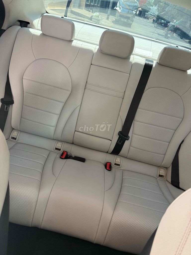 Mercedes C200 2016 màu trắng nt kem - 85000 km