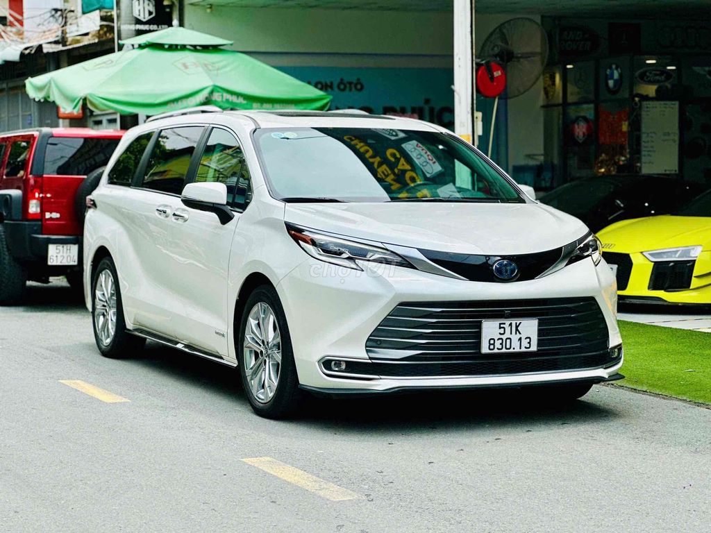 Toyota Sienna Platium Hybrid Model 2021