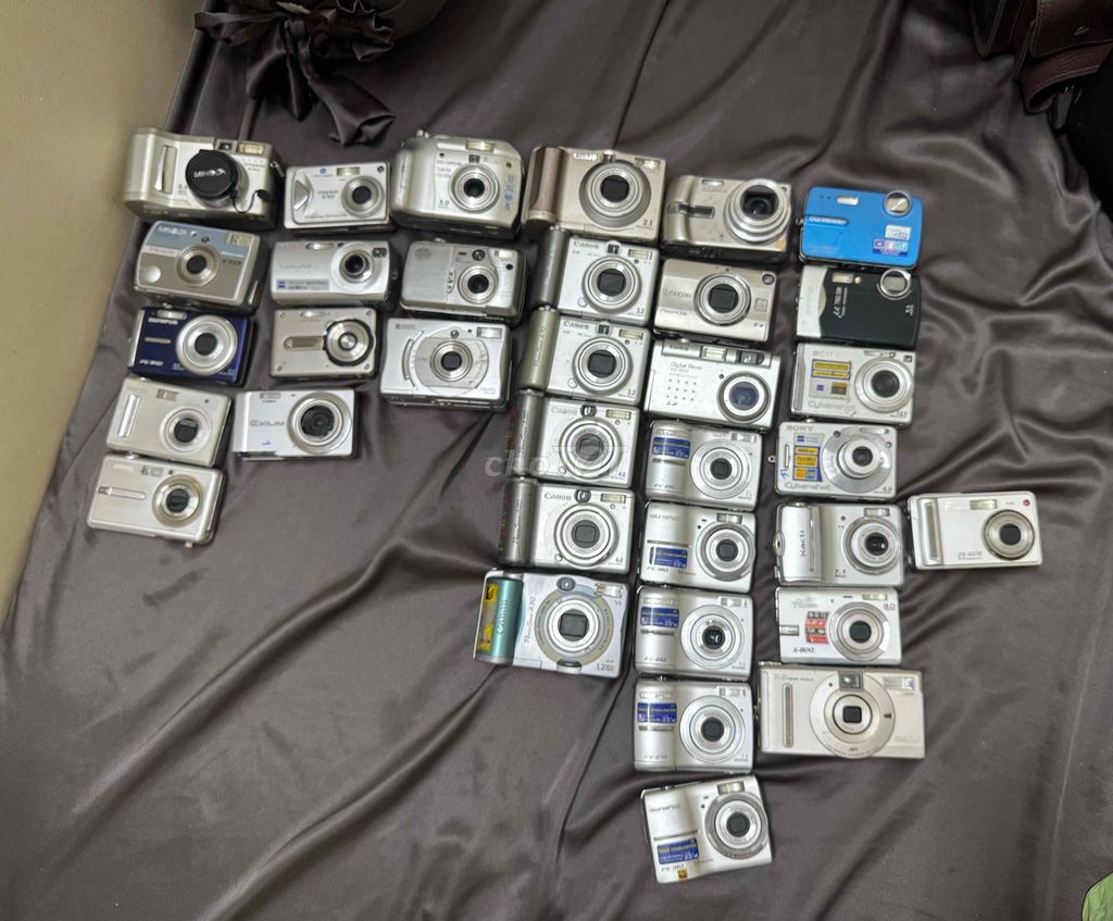 Máy ảnh Canon cũ lỗi, vọc vạch. Mua bán Máy ảnh, Máy quay tại Quận 1 Tp Hồ Chí Minh được đăng bởi LATONG hình 1