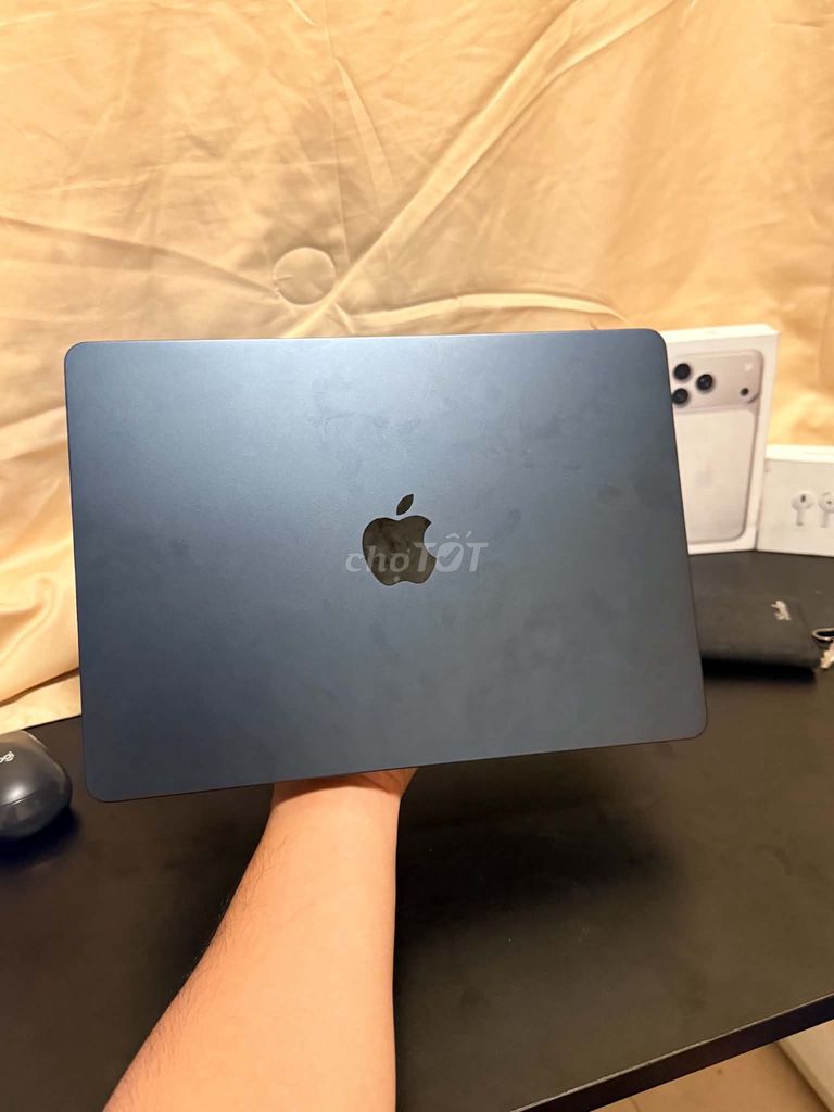 Apple Macbook Air M3 8G/256G Midnight. Mua bán Laptop tại undefined undefined được đăng bởi Phúc Thiên Phùng hình 1