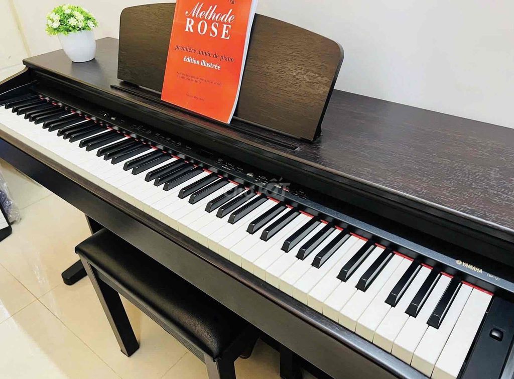 Piano Yamaha YDP121